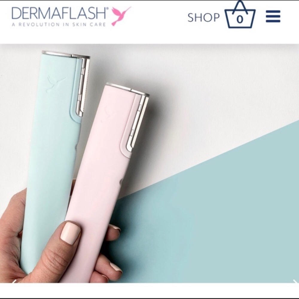 🌟NEW DERMAFLASH &16 EDGES W/FACE CLEANCER⭐️